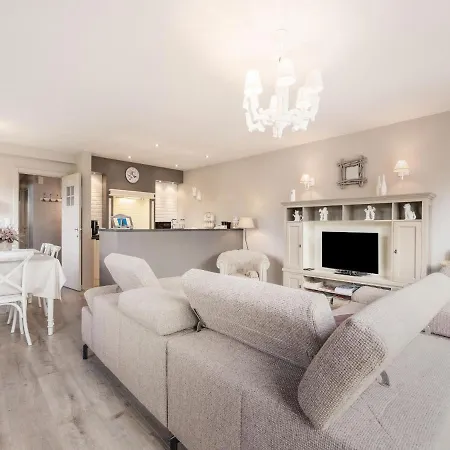 Ferienhaus Inviting Holiday In With Garden